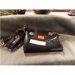 LEATHER WALLET WITH CHAIN