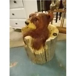 UNIQUE  HAND CRAFTED CHAINSAWS CARVING - ALL WOOD - BEAR IN LOG - MEDIUM - SIGNED BY ARTIST