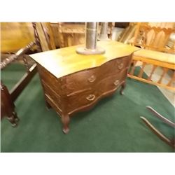 VINTAGE SPERPENTINE CHEST OF DRAWERS