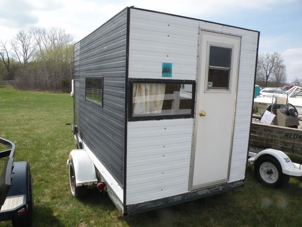 Dandy brand fish house