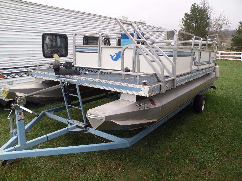 1985 20ft Kennedy pontoon w/25hp Merc & trailer SNKHB20401J485
