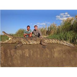 Chawalo Safaris & Rolling River Safaris: 7 Day Crocodile & Plainsgame hunt for 1 Hunter/1 nonhunte