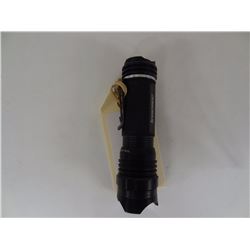 iProtect LED Zoom Flashlight