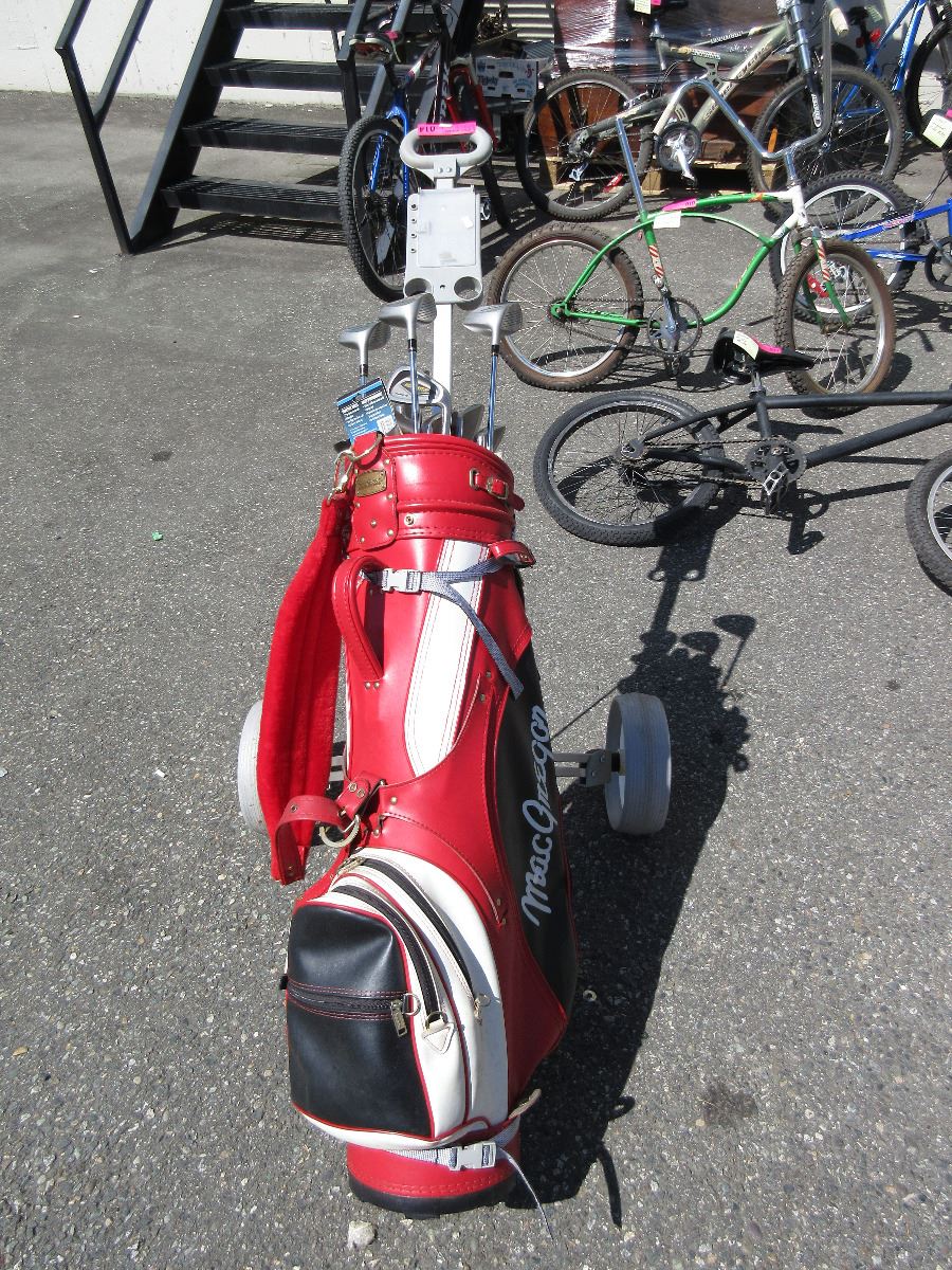 Momentum Powerbilt Golf Clubs in bag used