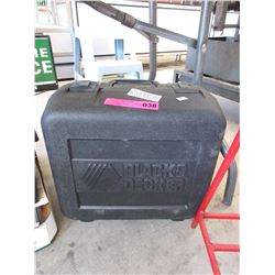 Black & Decker skill saw in case - used