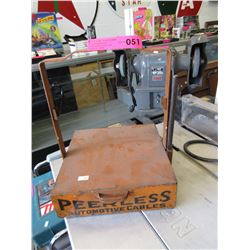 Vintage - "Peerless Automotive" display unit