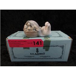 Vintage Lladro Goose w/ Ducklings figurine