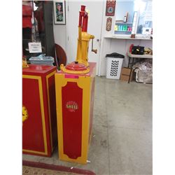 Vintage - Shell manual oil pump