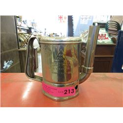 Vintage - 1 Quart swing spout can