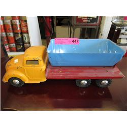 Vintage - Metal gravel truck
