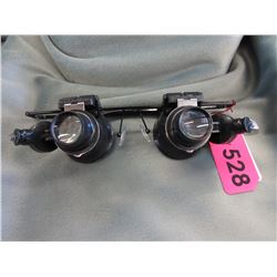 New - Illuminated jeweler's glasses
