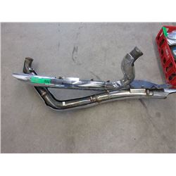 2 Harley Davidson exhaust pipes