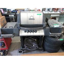 Broil King natural gas barbecue - used
