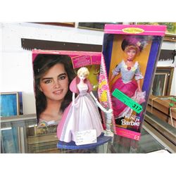 3 Collectible figurines