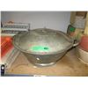 Image 1 : Vintage - Galvanized Bread Rising Pan w/ Lid - ca1920