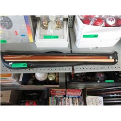 Dufferin pool cue with case - used