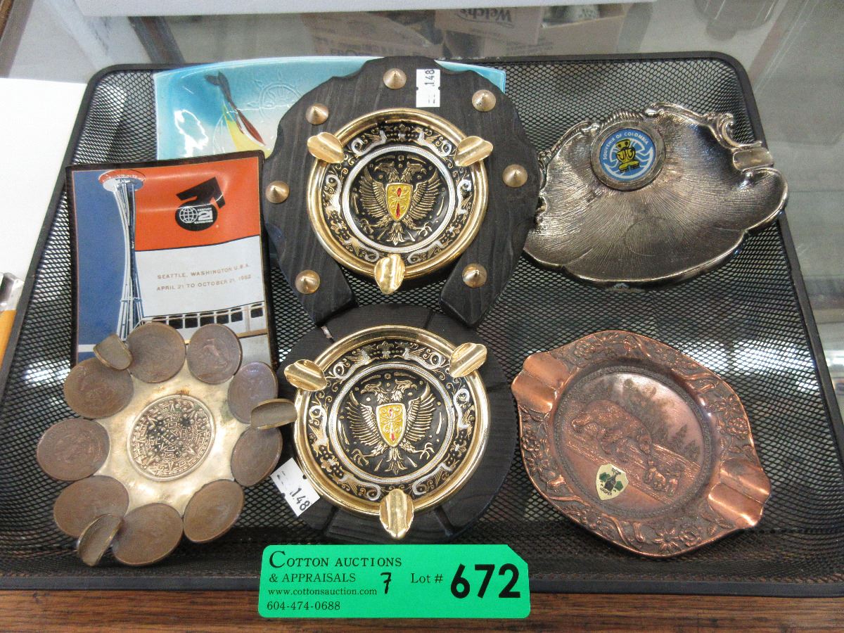 7 Collectible ashtrays some vintage