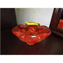 Vintage - Orange/red art glass bowl