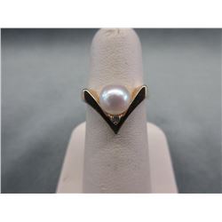 14KT Yellow Gold Freshwater Pearl & Diamond Ring