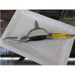 Triple bladed fighting knife
