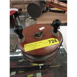 Vintage Peetz  6" fishing reel