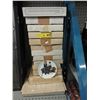 Image 1 : 14 Collector plates with original boxes