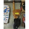 Image 1 : Baseball bat & 2 Gloves - used