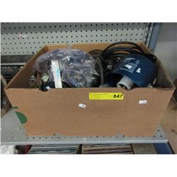2 Focusing scoop lights & electrical cords