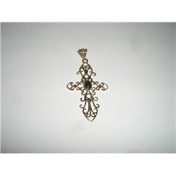 14K GOLD ITALY CROSS PENDANT WITH BLACK ONYX CENTER STONE STAMPED *14K ITALY* -BEUATIFUL UNIQUE DESI