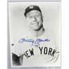 Image 1 : MICKEY MANTLE SIGNED 8x10 B/W YANKEES PHOTO