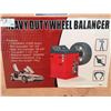 Image 2 : HEAVY DUTY WHEEL BALANCER
