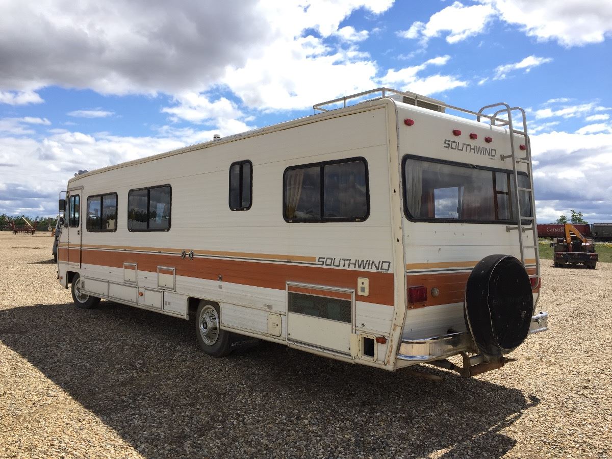 1979 SOUTHWIND 32 FT. MOTORHOME