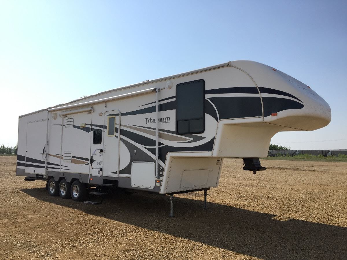 2008 GLENDALE 41 FT. TOY HAULER TRAVEL TRAILER