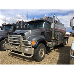 2007 MACK CV713 GRANITE T/A TANK TRUCK