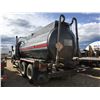 Image 4 : 2001 MACK CH613 T/A TANK TRUCK