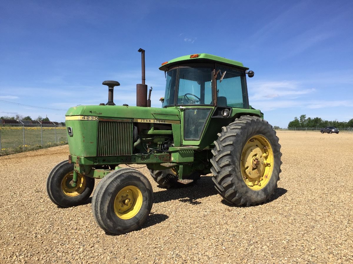 John Deere 4230 Tractor John Deere 4230 Tractor