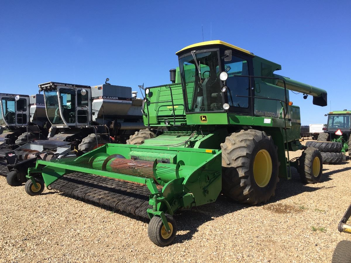 8820 1982 JOHN DEERE 8820 TURBO COMBINE