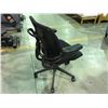 Image 2 : HUMANSCALE FREEDOM ULTRA ERGONOMIC TASK CHAIR