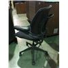 Image 2 : HUMANSCALE FREEDOM ULTRA ERGOMONIC TASK CHAIR