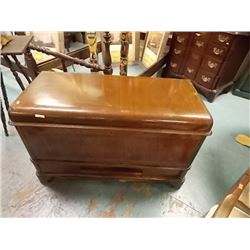 VINTAGE HEIRLOOM CEDAR CHEST - HAS BOTTOM DRAWER