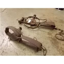 VINTAGE ANIMAL TRAPS - 2 TTL