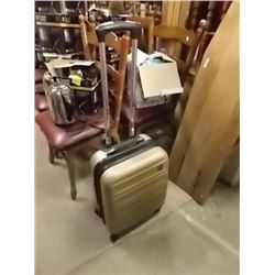 HARD SIDE SUIT CASE - HEYS