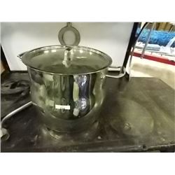 LARGE STAINLESS STOCK POT