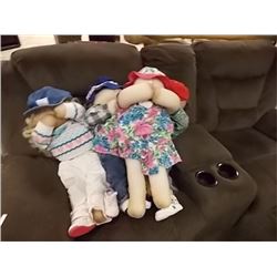 LARGE DOLLS - 4 TTL