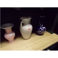 VINTAGE CERAMIC URN & 2 VASES = 3PC TTL