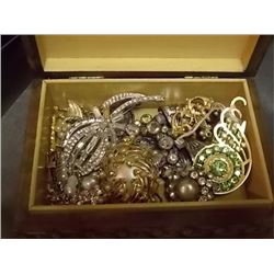 WOOD JEWELRY BOX OF RHINESTONE JEWELRY