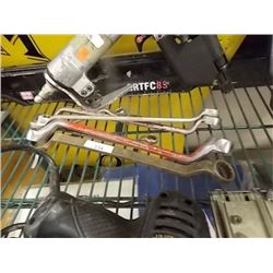 BUNDLE OF WRENCHES