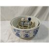 Image 3 : CZECHOSLOVAKIA DUTCH DELFTS BOWL FIGURE LOT