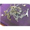 Image 4 : BOX LOT LADIES VINTAGE JEWELRY NECKLACE PIN MORE!