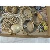 Image 4 : BOX LOT LADIES VINTAGE JEWELRY BRACELET NECKLACE